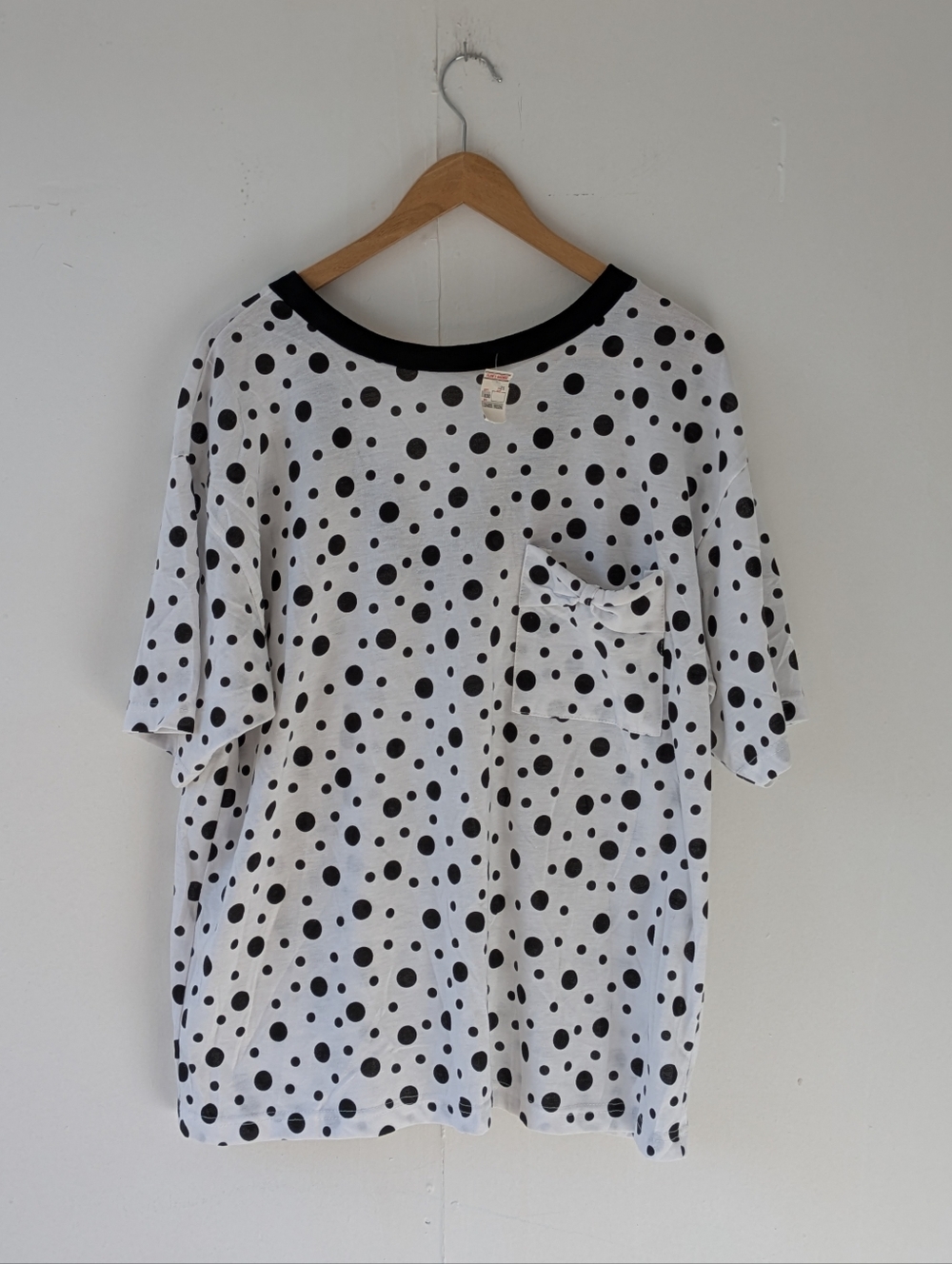 Vintage Polka Dot Pocket Tee V-neck Back Black & White Size 18W Deadstock